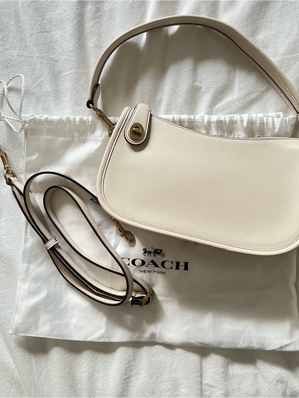 Coach Swinger Bag in Chalk - Picture 2 of 6